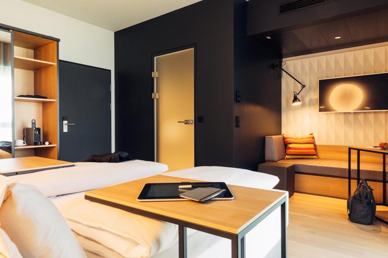 Hotel Harry's & *